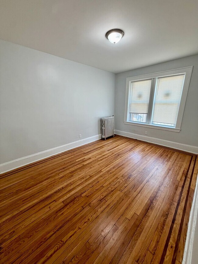 Interior Photo - 11 Ampere Plaza
