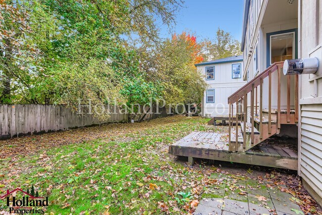 Building Photo - 3060-3062 Lazy River Dr