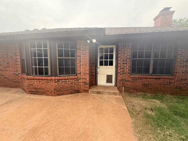 Building Photo - 405 Partridge Ln