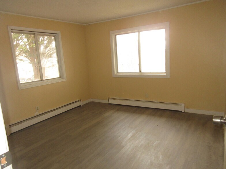 Building Photo - 1195 NY-52