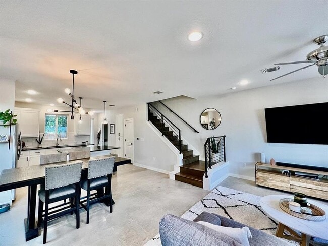 Building Photo - 1924 Bunche Rd