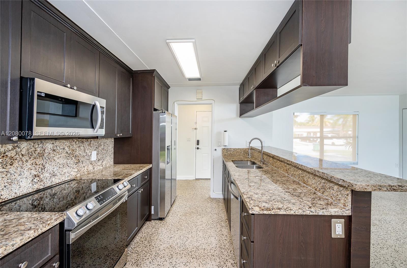 Building Photo - 8810 SW 43rd Ter