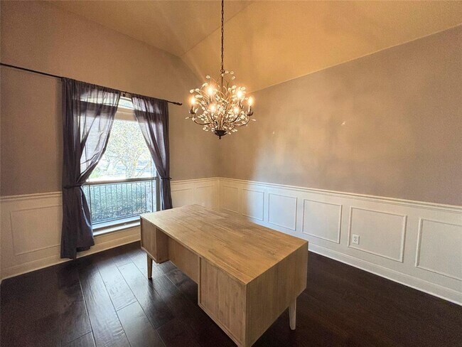 Building Photo - 15313 Bandon Dr