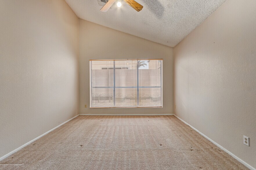 Building Photo - 518 E Wescott Dr