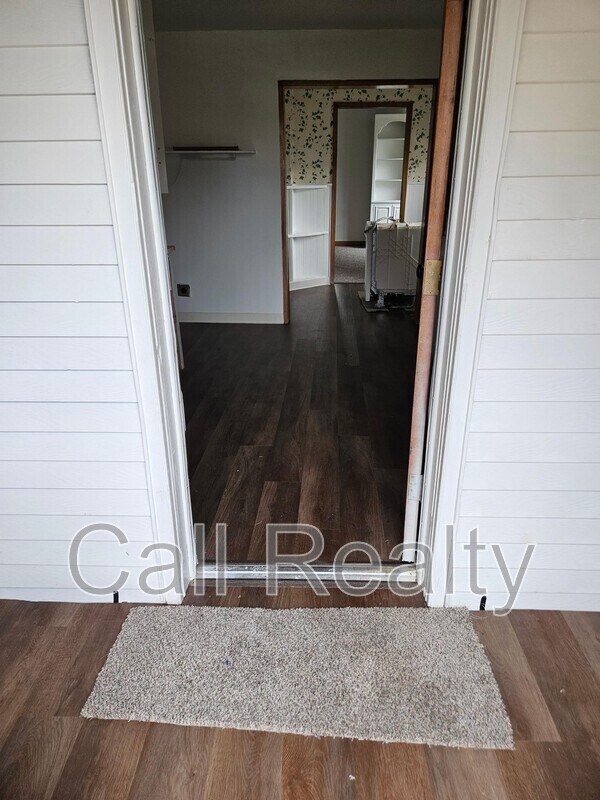 Building Photo - 12019 E Valleyway Ave