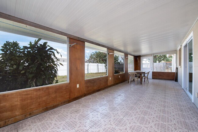 Building Photo - Cute 4/2 House In Buenaventura Lakes for Rent