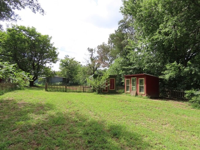 Building Photo - Cozy 2 Bedroom 1 Bath in Winona