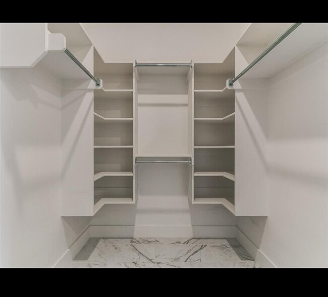 Building Photo - Gated Community - Beautiful, Spacious Home...
