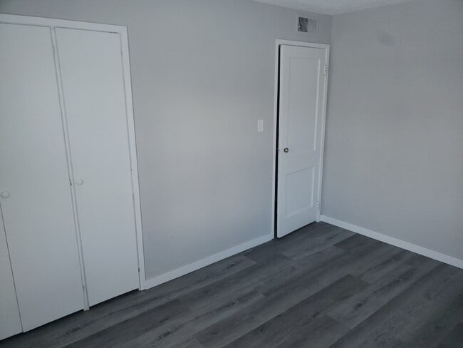 Building Photo - 1657 N Adams St