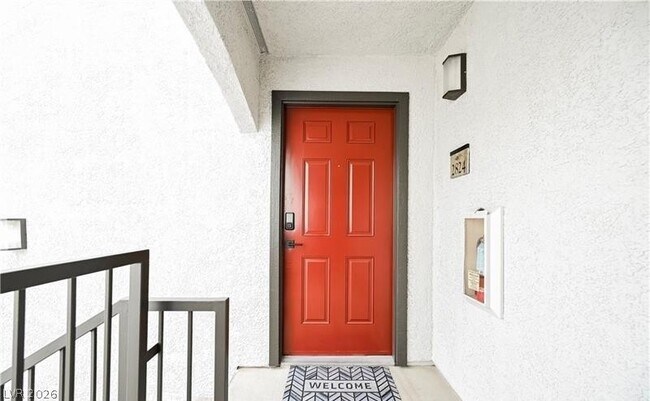 Building Photo - 950 Seven Hills Dr
