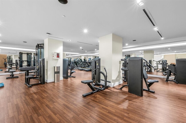 Building Photo - 3100 N Ocean Dr