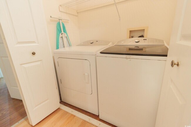 Building Photo - 1335 Melanie Ln