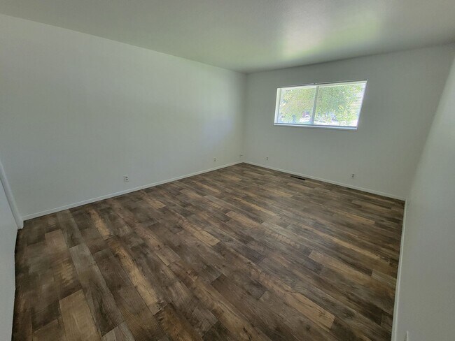 Building Photo - 426 Stanmar Dr
