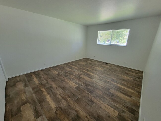 Building Photo - Spacious 3/2 Home Located in the Stanmar c...