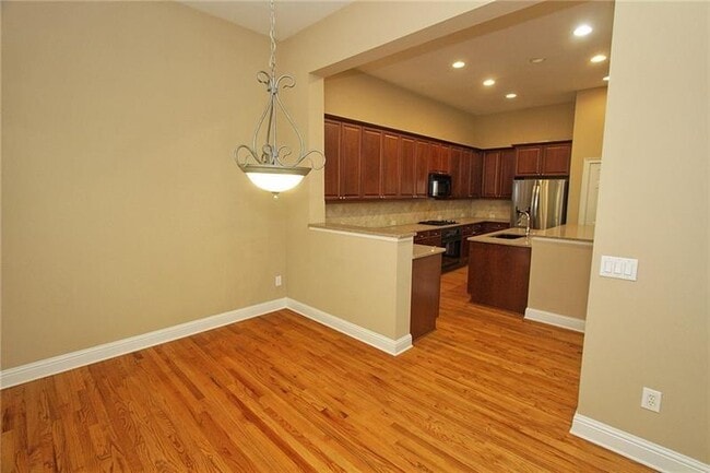 Building Photo - 3029 Woodwalk Dr SE