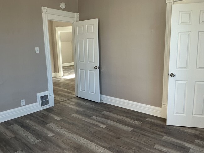 Building Photo - 4 bedroom single family home