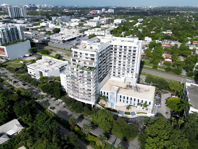 Primary Photo - 4250 Biscayne Blvd