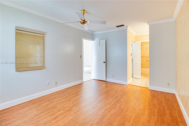 Building Photo - 6343 Pinehurst Cir