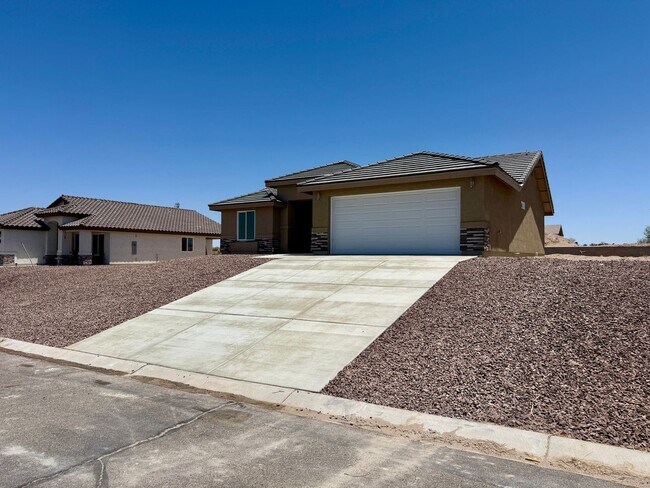 Building Photo - Brand New home in Wellton - 3 Bedrooms 2 Bath