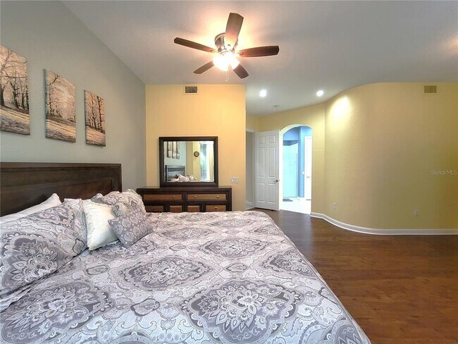 Building Photo - 5465 46th Ct W