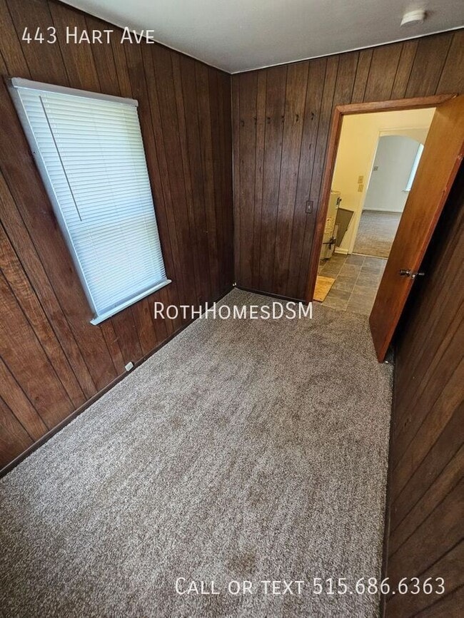 Building Photo - 443 Hart Ave