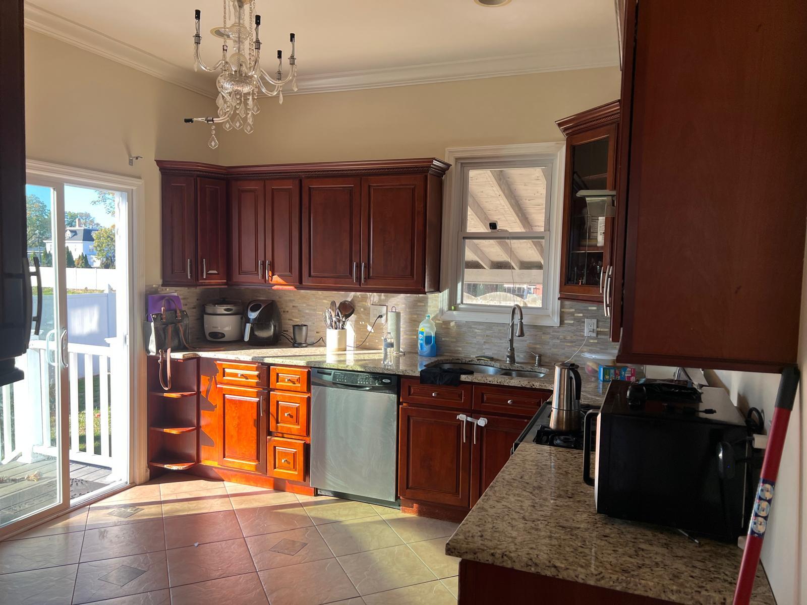 Building Photo - 1444 Esterbrook Ave