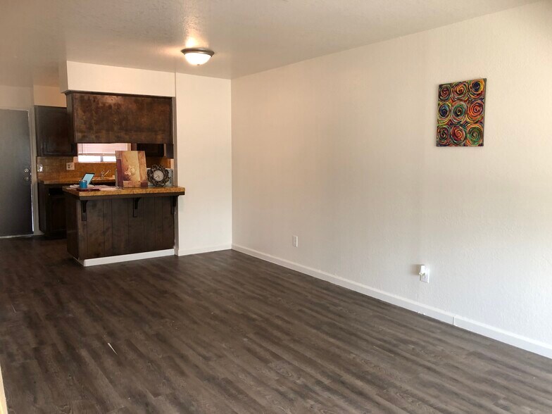 Building Photo - 2514 W Hemlock Ct