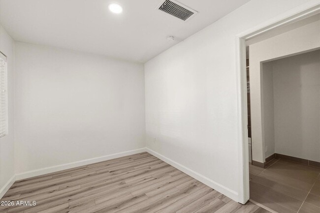 Building Photo - 2219 N 74th Pl