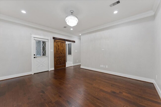 Building Photo - 13431 Hilton Head Dr