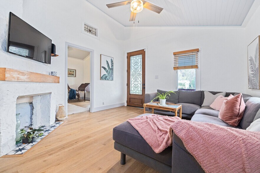 Building Photo - 511 41st Ave S