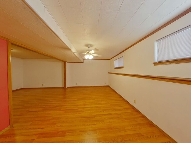 Building Photo - 3 Bedroom Home