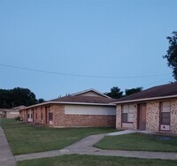 Building Photo - 1300 Courtland Rd