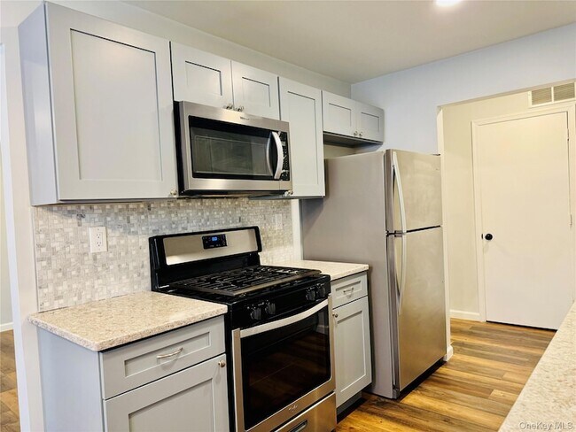 Building Photo - 100 Hillside Dr