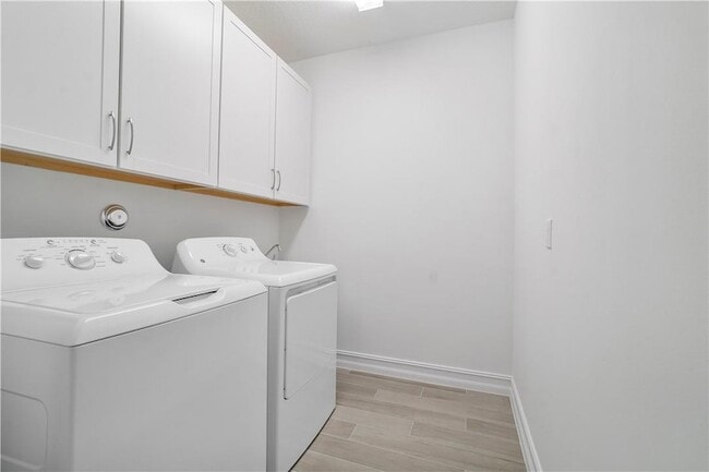 Building Photo - 8755 Grand Prix Ln