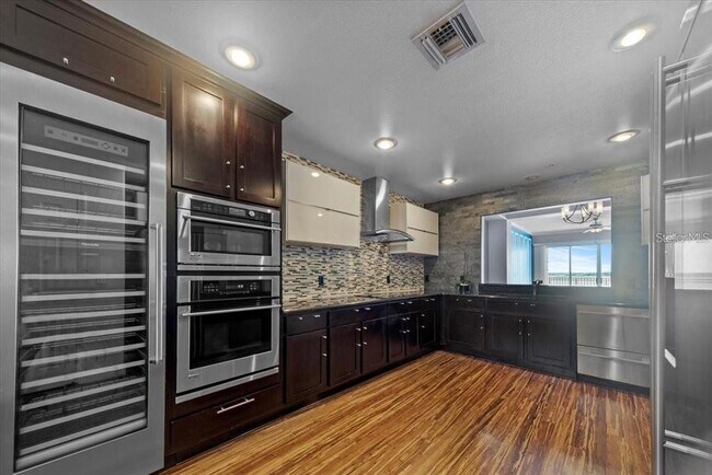 Building Photo - 8761 The Esplanade