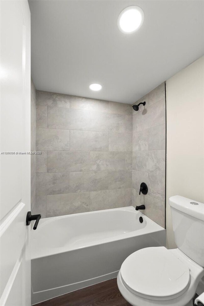 Building Photo - 10400 SW 108th Ave