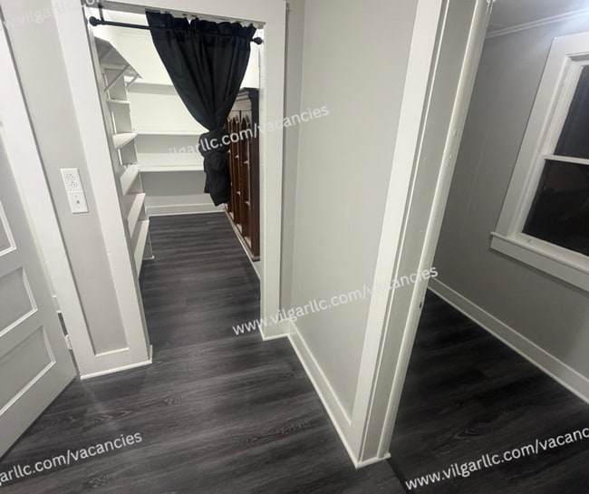 Building Photo - For Rent! 4 bedrooms , 2-full bath Home