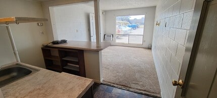 Building Photo - 112 E Cherry St