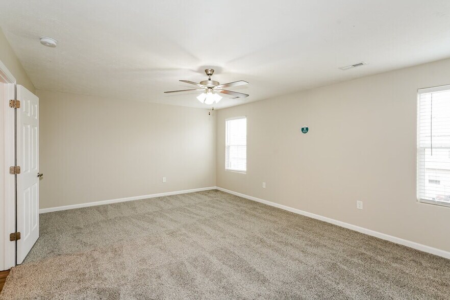 Building Photo - 1626 Sunray Dr