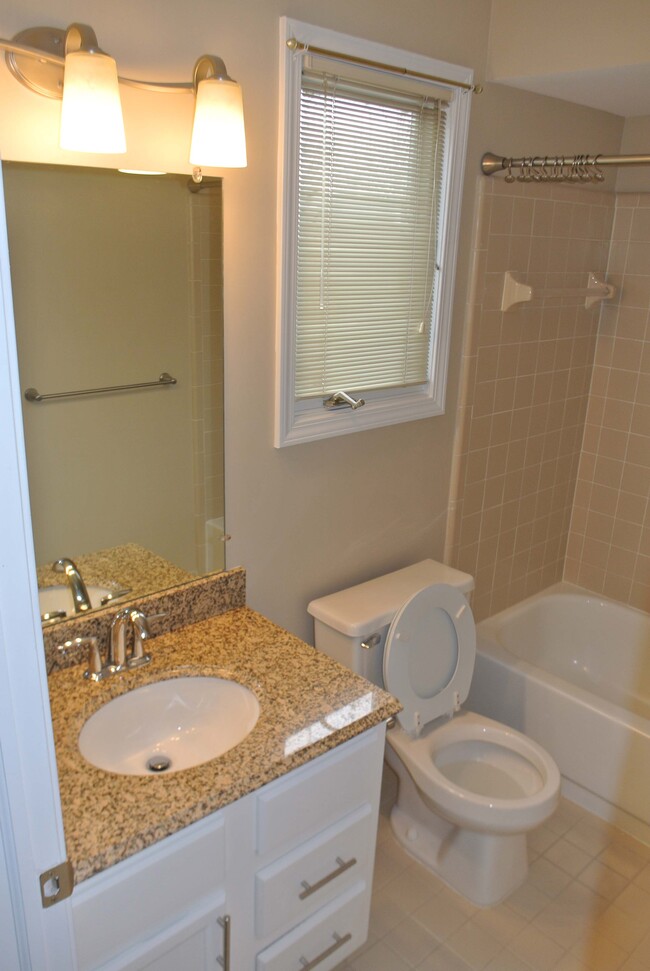 Master #2 Bathroom - 31455 Merriwood Park Dr