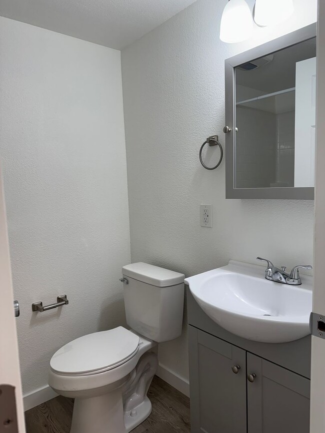 Building Photo - **NOW AVAILABLE!! - Rental Home In Gustine