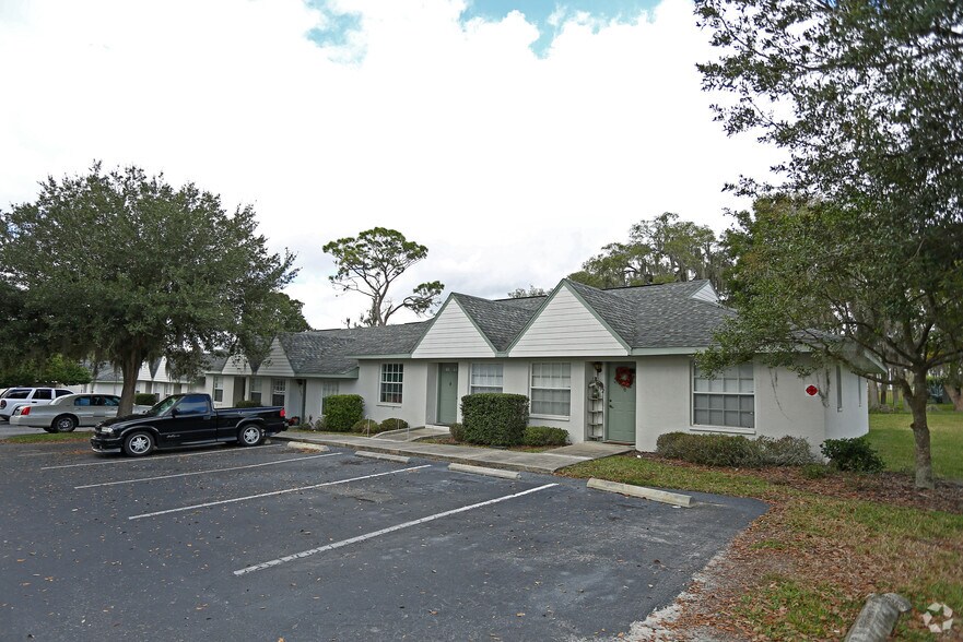 Oak Run Apartments 37728 Oak Run Cir Zephyrhills FL 33541 Apartment