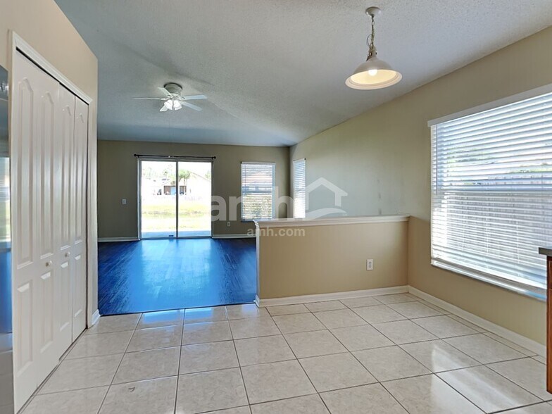 Building Photo - 12517 Midpointe Dr