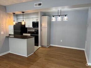 Building Photo - Adorable First Floor Condo - Palmetto Commons