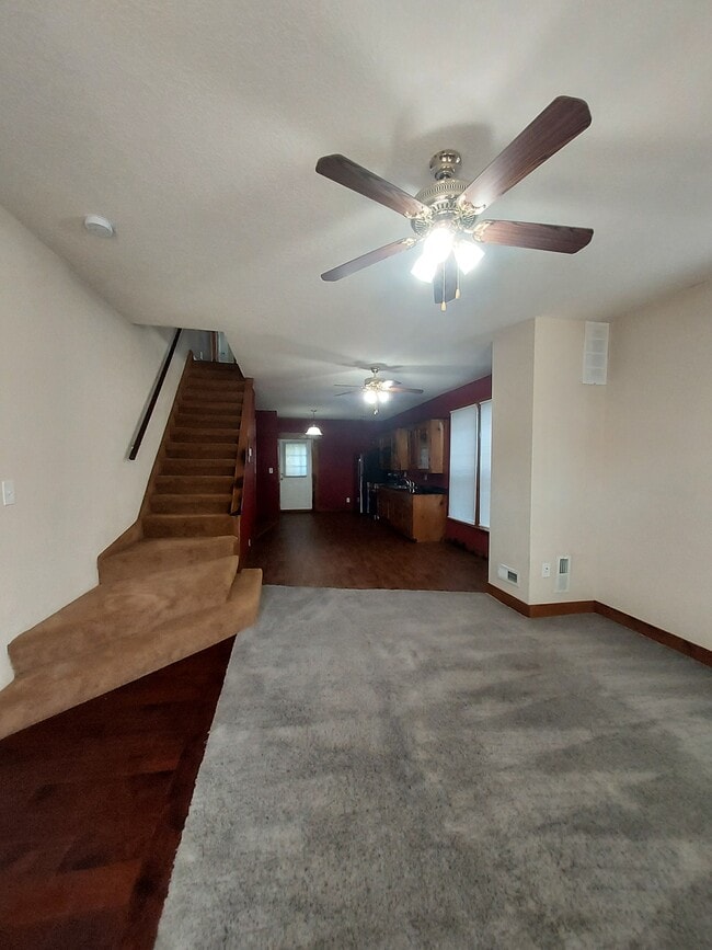 Primary Photo - 334 W Main St