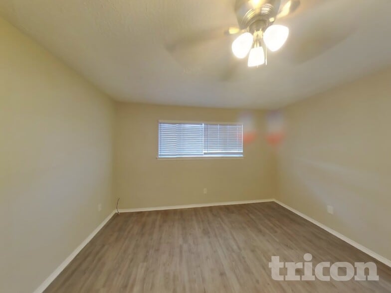 Building Photo - 7118 Foxway Ln