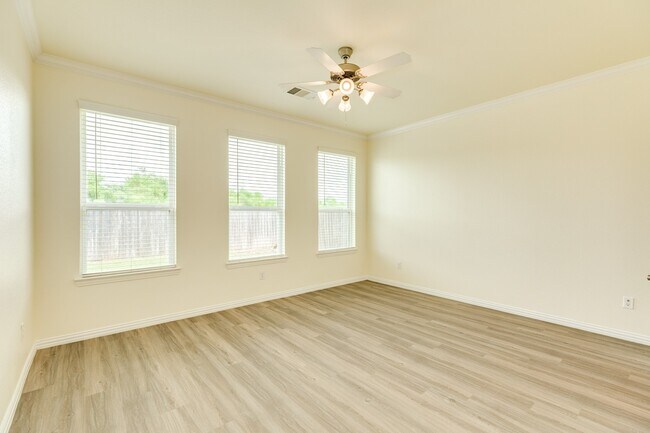 Building Photo - 1301 Scarlet Mountain Dr