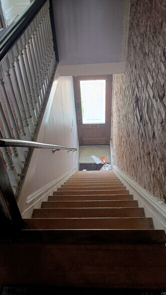 Building Photo - 4386 Chouteau Ave