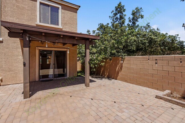 Building Photo - Beautiful Home in the Highly Desirable Lyon's Gate Community!