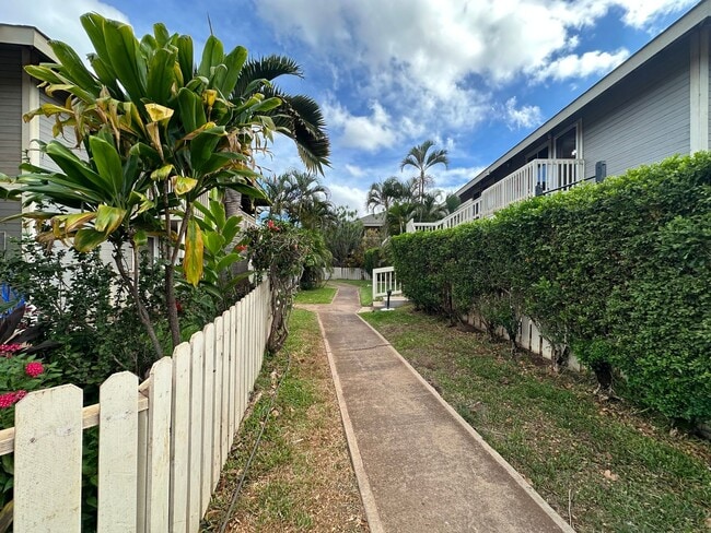 Building Photo - Upstairs Kihei Condo